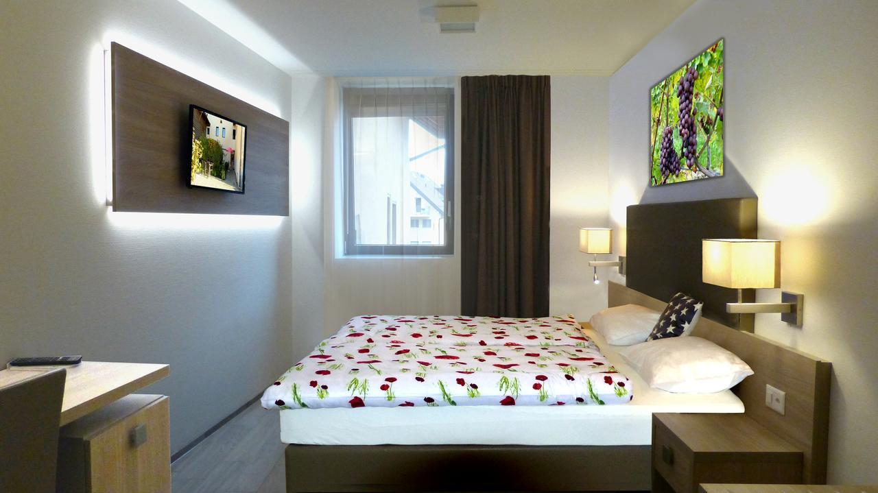 Bed and Breakfast Le Charme Du Prieure Etoy Екстер'єр фото